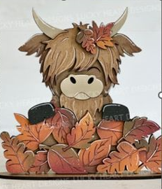 Highland Cow Leaf Pile Shelf Sitter