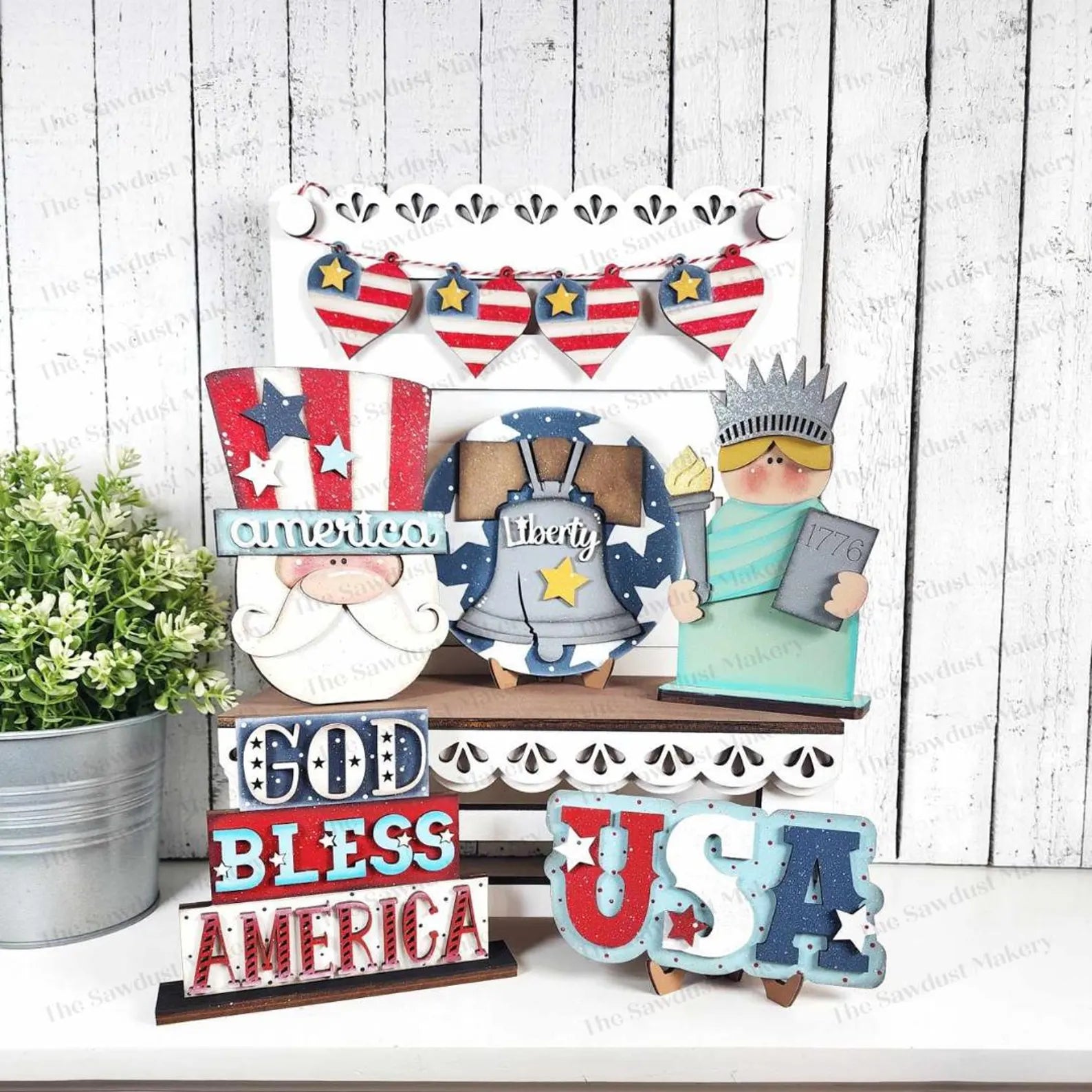 Farmhouse Trim Chair (Holds tier tray or decor sets)